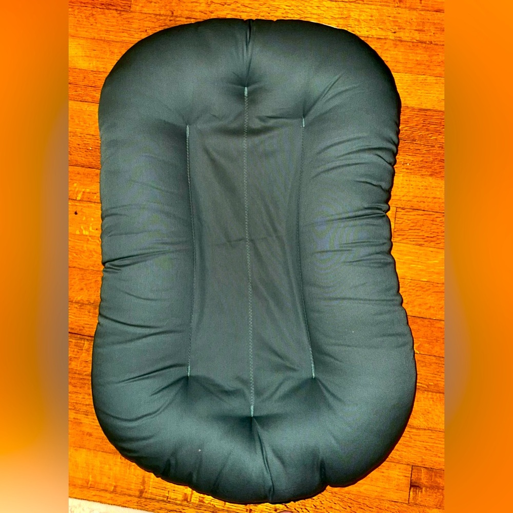 NWT Dark green. Snuggle Me infant lounger.
